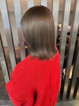 スリーバイベルベット(THREE...by velvet) ダブルカラー♪ブリーチなしカラー顔まわりカット