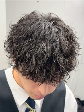 オーバル ジングウマエ(OVARL jingumae) 縦落ちパーマツイストスパイラルシャドウパーマ