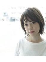 サロンドカーロ(SALON’ DE CARO) 外ハネミディアム