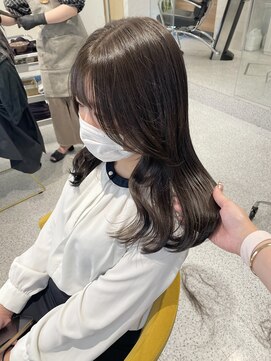 ローウェ 渋谷(Louwe) 透明感たっぷりアッシュブラウン