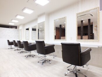 ヘアテラスベル(HAIR TERRACE BELL)の写真/【大人女性から支持されるサロン】丁寧な接客と高い技術で、あなたのなりたいを叶えてくれる。