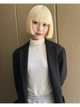 オルティ(OLTI) 《OLTI》抜きっぱなしブロンド×フラットなボブ