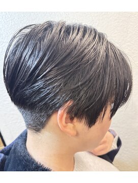 刈り上げセンターパート