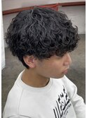 こまかめ 刈り上げ 波巻きパーマ マッシュ