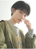 タイトな耳かけショート