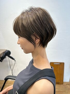 マルツ 銀座(maltu) 斜めバング小顔愛されショートプリカールグレージュカラー