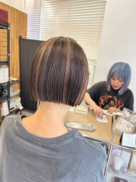 ネオリーブウリ 二子玉川店(Neolive uri) カールセミディシアーカラーレイヤーカット[二子玉川]