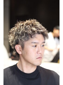 キングスマントーキョー 三鷹店(KINGSMAN TOKYO) アップバング / ツーブロック / スキンフェード[三鷹/バーバー]