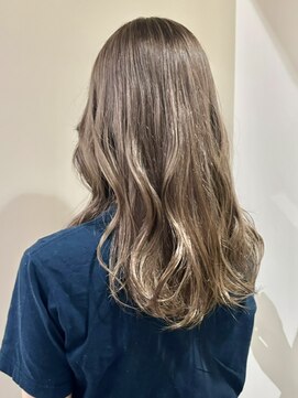 フイ(HUI) ベージュカラー透明感ツヤ感ブリーチハイトーン/natsuki 金山