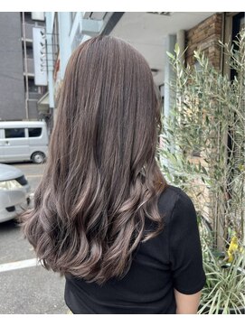 透け感グレージュ × ふんわりニュアンス