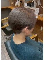 ヘアーサロン アトリエ(Hair salon ATORIE)&nbsp;ショートヘアブリーチカラーシルバーベージュ