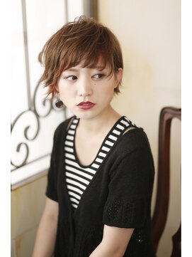 ガランテ(Galante) クールな印象のレイヤーショートボブ