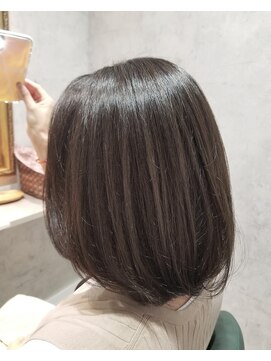 グラフ(GLaugh) サラツヤふんわりボブ