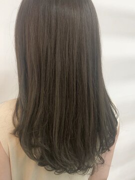 キューズ クラブ(cuz KLUB) 【cuzKLUB】くすみグレージュ×セミロング