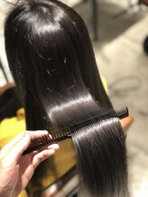 噂の【酸熱トリートメント】でクセや、ブリーチ毛にもアプローチできる最新の髪質改善トリートメント！！