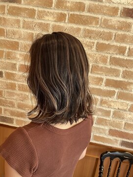 ラ ブレア(La Brea) オフィスで浮かないベージュハイライト