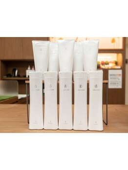 髪を内部補修する[コタプレミークTR]で触りたくなる美髪へ。驚くほどの艶とまとまりの良さを体験してみて♪