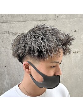 ササ シンサイバシ(33 SHINSAIBASHI) フェードシャープツイストスパイラルハイライトカラー大阪心斎橋