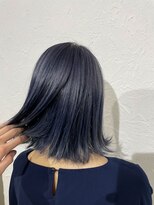 ロイド(Royd.) 切りっぱなしボブロブヘアブリーチオンカラーブルーシルバー