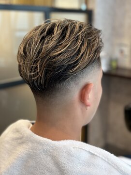 キタセンジュバーバー バイ ティーズ(KITASENJU BARBER by T's) skinfade xツーブロック