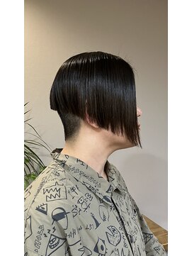 リポゾ(Riposo.) 刈り上げ&前下がりショート