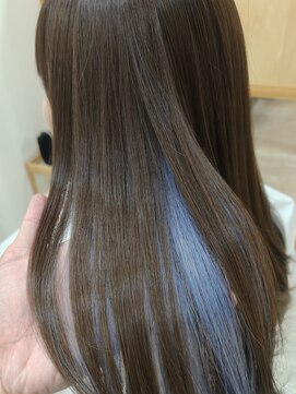 美容師 久保浦 インナーペールブルー
