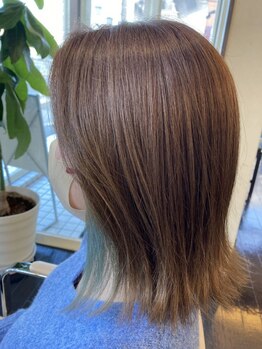 シュブデザイン クレイル 黒磯店の写真/いつまでもオシャレに＊初めてのグレイカラーも暗すぎない仕上がりへ◎艶やかでナチュラルなカラーに。