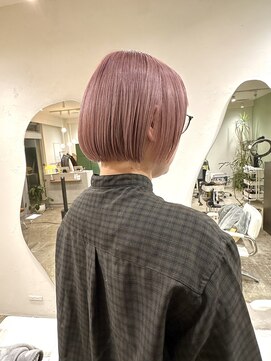 サビィ(Sabby) ペールピンク/ミニボブ/ダブルカラー/ブリーチ/氏川洸希