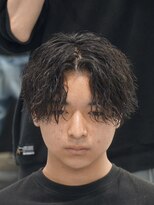 オーバル ジングウマエ(OVARL jingumae)&nbsp;縦落ちパーマセンターパートシャドウパーマフェザーパーマ