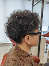 ミレニアム ニューヨーク 大泉学園店(MILLENNIUM NEW YORK)&nbsp;質感を楽しむ、大人のデザイン。髪質に合った柔らかな強めカール