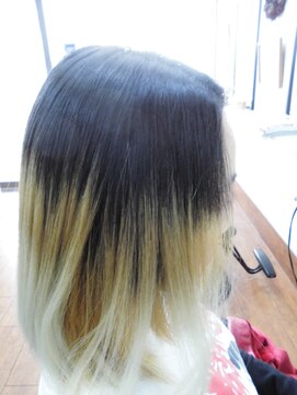 スタジオ ティーウェーブ(S.T.WAVE) ナチュラルストレートヘアー