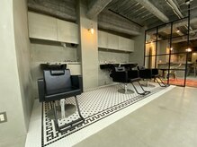 １、子連れで行っても大丈夫ですか？　２、妊婦でも大丈夫ですか？　３、友達と同時来店は大丈夫ですか？