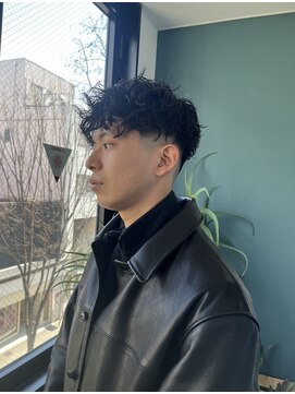 ビハインドザカーテン(BEHIND THE CURTAIN) フェード×スパイラルパーマ