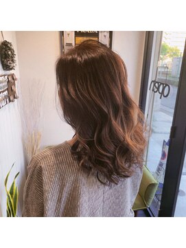 アンモーメント ベルヴィー 西宮北口店(Un moment Belle vie) 大人☆ツヤ髪ナチュラルハイライト