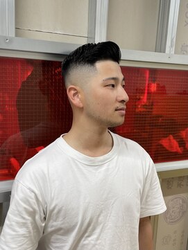 メリケンバーバーショップ トーキョー(MERICAN BARBERSHOP TYO) BURG 【サイドパート/スキンフェード】