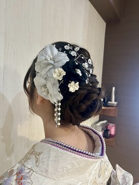 リブラン バイ ルッカ(Liburan by Lucca) 1月アップスタイル