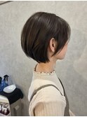 ショートボブ+オリーブベージュ