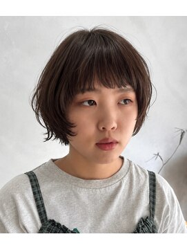インヤン(YINYAN) 柔らかなショートボブ