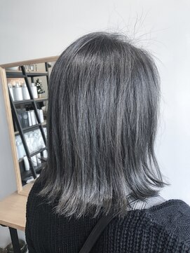 ハロ 蕨(HALO) 外ハネグレージュカラー