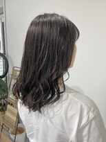 ジーニー 横浜(giinii)&nbsp;giinii_渋谷良太_モテミディレイヤー_暗髪グレージュ