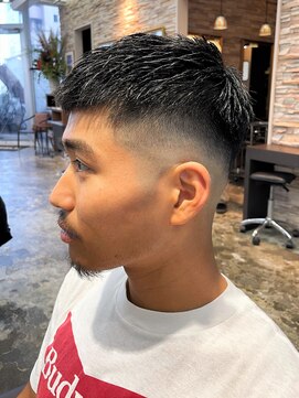 ガズル ハラジュク(GUZZLE HARAJUKU) スキンフェードクロップバーバースタイルモテる黒髪流行ヘア