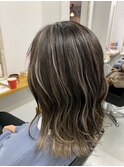 ベージュバレイヤージュ