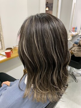 リ シャルム バイ エニーハウ 南七日町店(Re charm by anyhow) ベージュバレイヤージュ