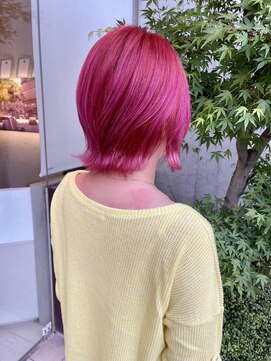 エム インターナショナル 春日部本店(EMU international) パキッとピンクカラー