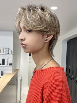 ニュアージュ 表参道 南青山(Nuage’) ホワイトハイライトウルフ【Nuage'表参道南青山】マッシュパーマ