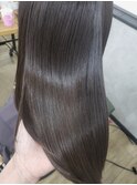透明感のあるグレージュカラーに髪質改善トリートメント