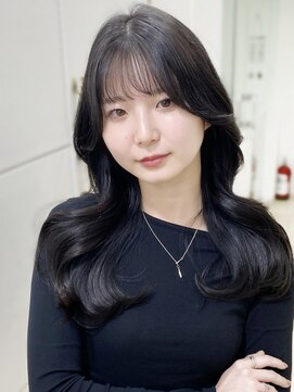 ミリ(mm) 【山田悠】艶感暗髪くびれヘア◎