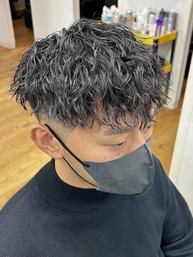 デプト(DEPT.) ツイストスパイラルパーマメンズカットメンズサロンフェード眉毛