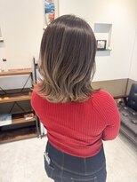 レオ(LEO)&nbsp;レイヤーカット　グラデーションカラー