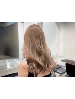 《初ブリーチでもダメージレスに》ファッションやメイクにも馴染む、お客様に合わせたヘアスタイルを提案◎